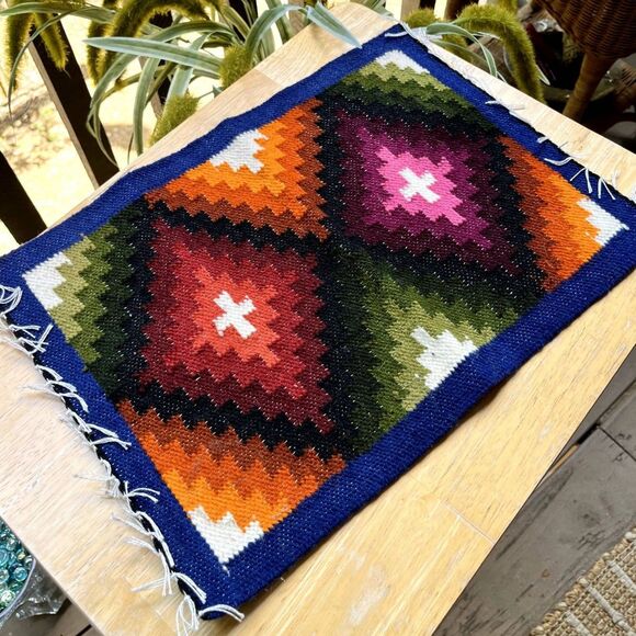 Peruvian Woven Wool Placemats / Textiles - Picture 3 of 8